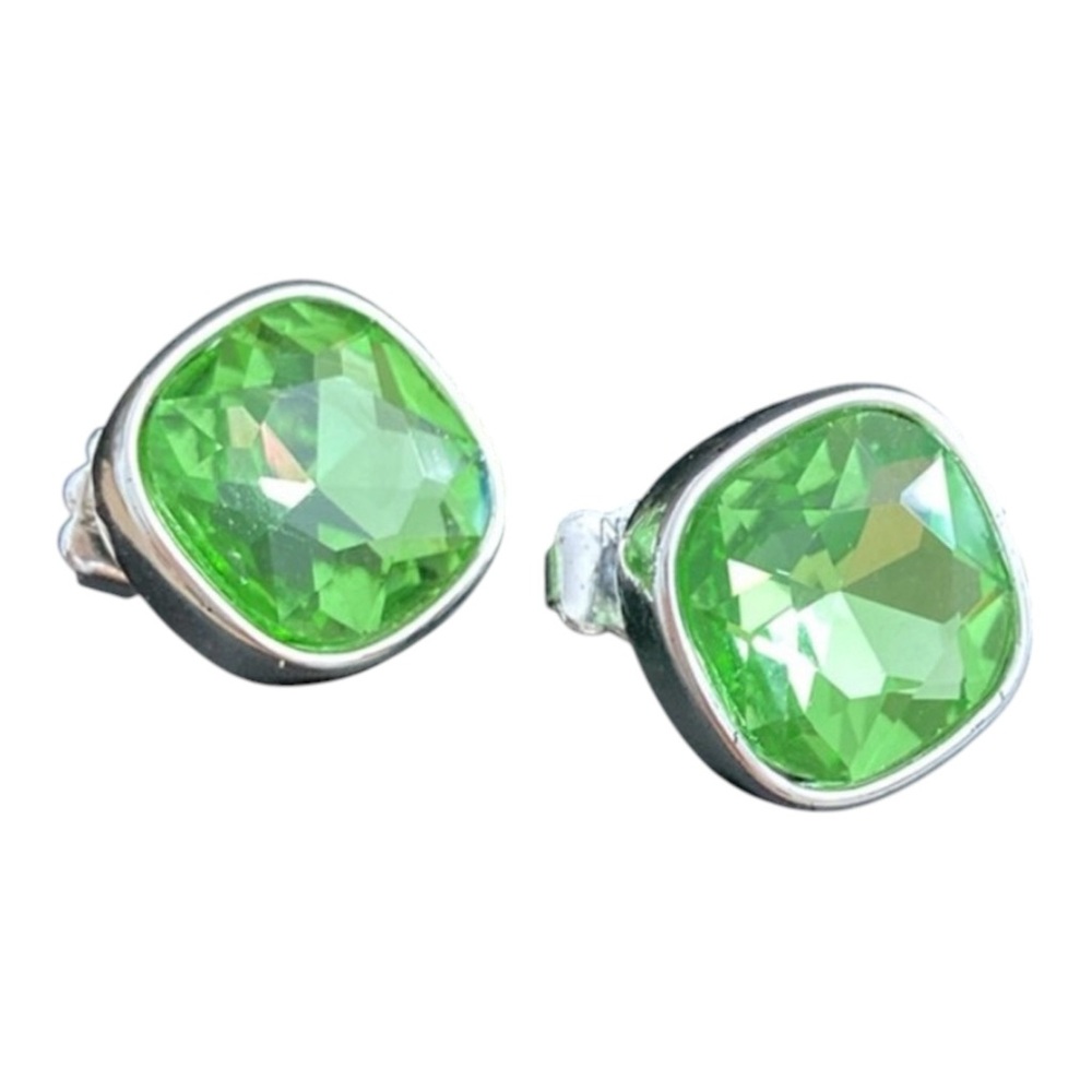 Avon Faceted Green Glass Cushion Stud Earrings | Silver Tone Geometric 1/2”